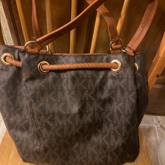 Micheal Kors - Picture 2 of 2